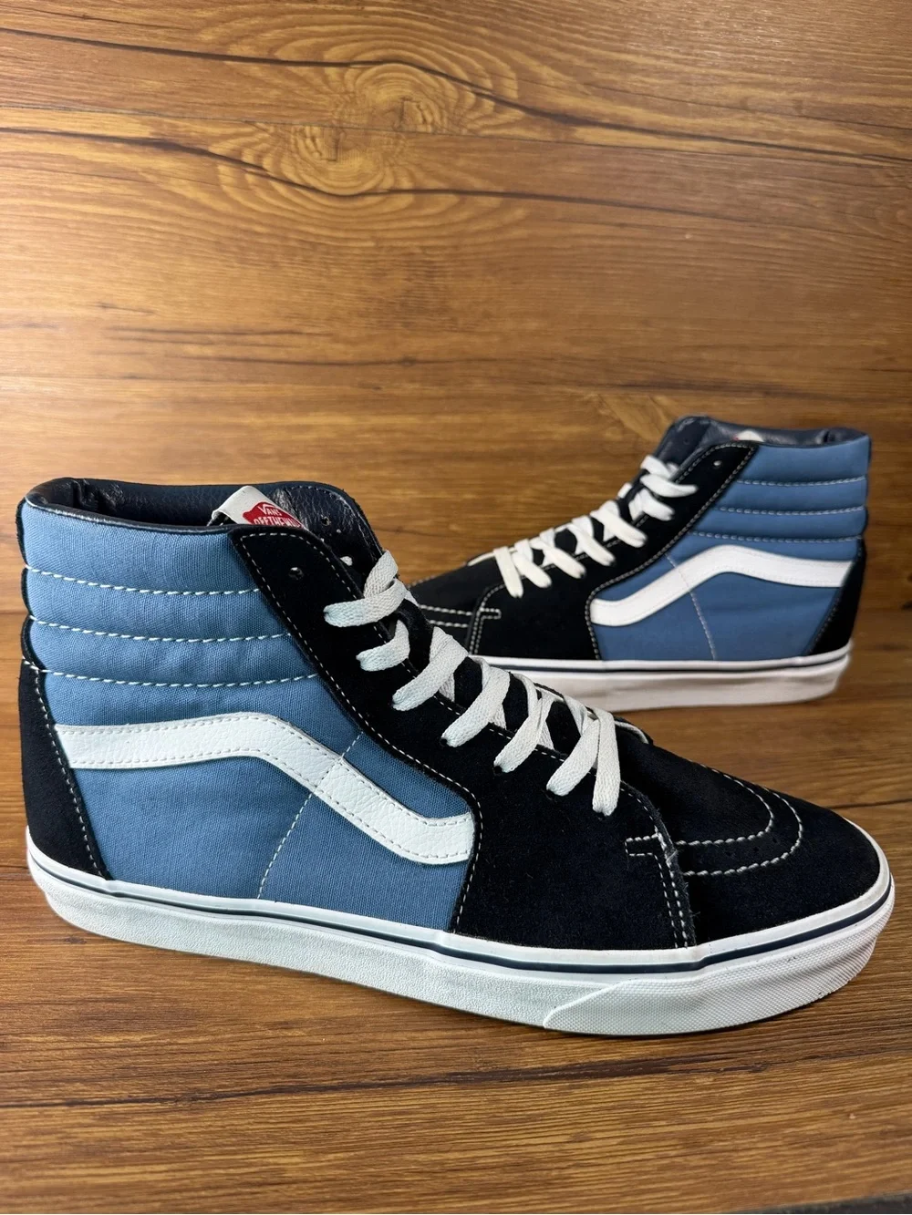 Vans ships within